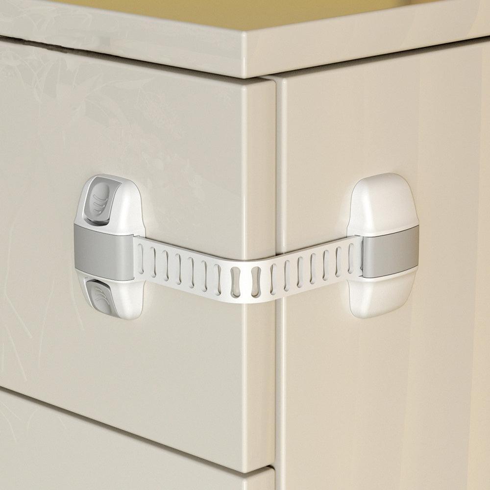 Barnlås med dubbelsidiga knappar monterat på skåp – flexibel säkerhetsspärr för barnsäkring i hemmet