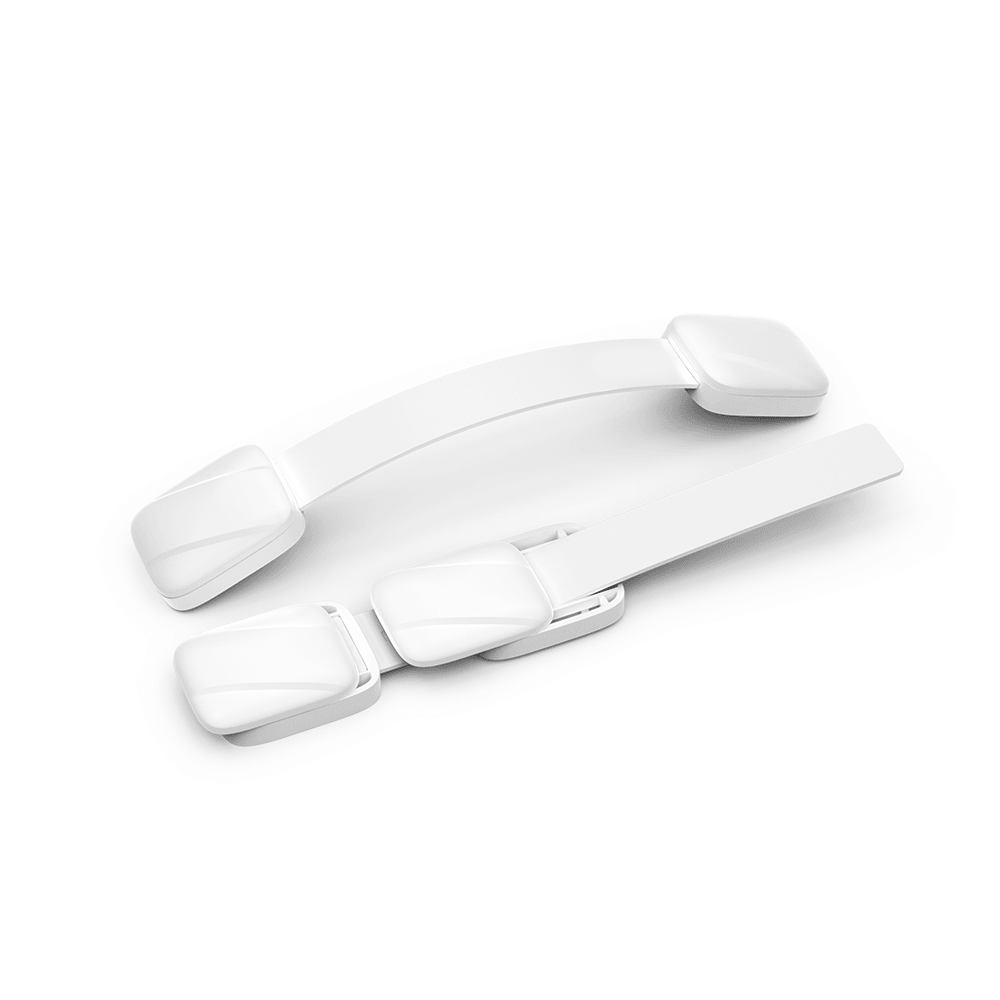 Flexibelt vitt barnlås för skåp och lådor – ny design med justerbar säkerhetsspärr.