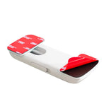 Barnlås för dubbeldörrar med självhäftande 3M-tejp, visat med skyddsfilmen delvis bortdragen.