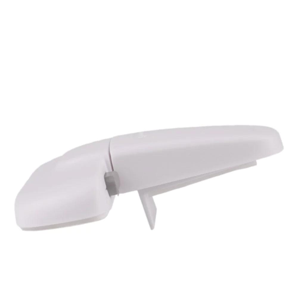 Vitt kylskåpslås för barnsäkring, visat från sidan i öppet läge.